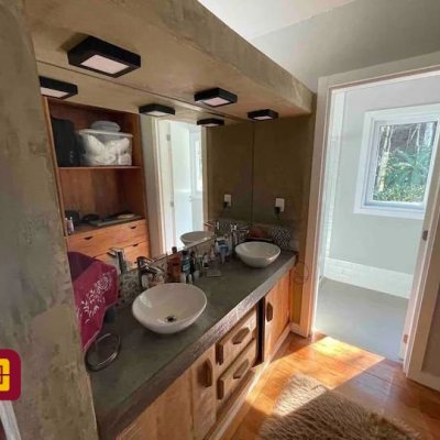 Casa Residencial com 600m², 7 quartos, 4 suítes, 11 garagens, no bairro Açores em Florianópolis