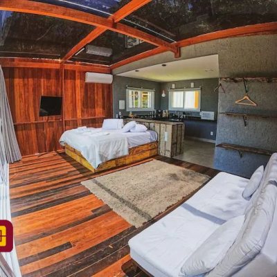 Casa Residencial com 600m², 7 quartos, 4 suítes, 11 garagens, no bairro Açores em Florianópolis