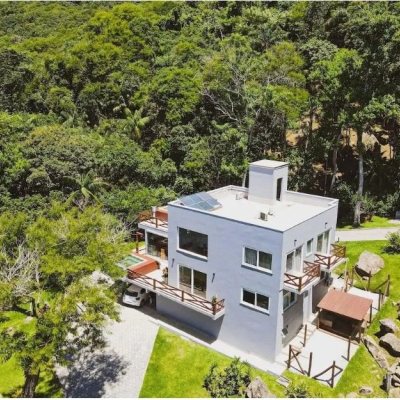 Casa Residencial com 600m², 7 quartos, 4 suítes, 11 garagens, no bairro Açores em Florianópolis