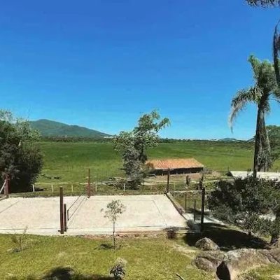 Casa Residencial com 600m², 7 quartos, 4 suítes, 11 garagens, no bairro Açores em Florianópolis