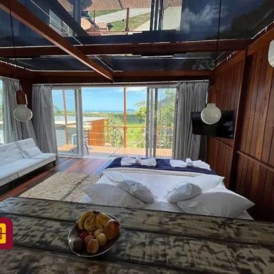 Casa Residencial com 600m², 7 quartos, 4 suítes, 11 garagens, no bairro Açores em Florianópolis