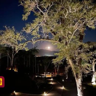 Casa Residencial com 600m², 7 quartos, 4 suítes, 11 garagens, no bairro Açores em Florianópolis