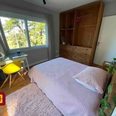 Casa Residencial com 600m², 7 quartos, 4 suítes, 11 garagens, no bairro Açores em Florianópolis