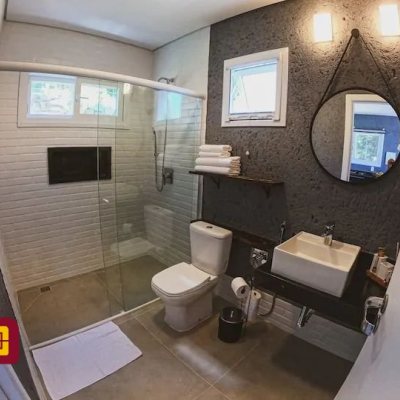 Casa Residencial com 600m², 7 quartos, 4 suítes, 11 garagens, no bairro Açores em Florianópolis