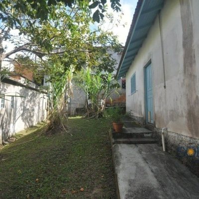 Terrenos Residenciais com 1391m², no bairro Pantanal em Florianópolis