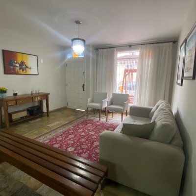 Casa Residencial com 191m², 4 quartos, 1 suíte, 2 garagens, no bairro Centro em Florianópolis