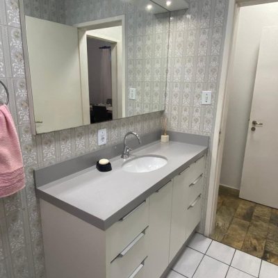 Casa Residencial com 191m², 4 quartos, 1 suíte, 2 garagens, no bairro Centro em Florianópolis