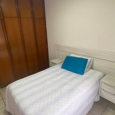 Casa Residencial com 191m², 4 quartos, 1 suíte, 2 garagens, no bairro Centro em Florianópolis