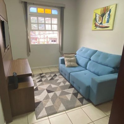 Casa Residencial com 191m², 4 quartos, 1 suíte, 2 garagens, no bairro Centro em Florianópolis