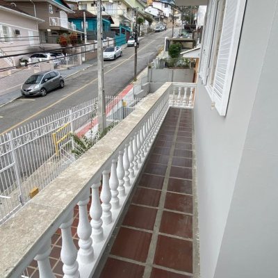 Casa Residencial com 191m², 4 quartos, 1 suíte, 2 garagens, no bairro Centro em Florianópolis
