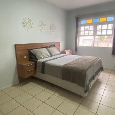 Casa Residencial com 191m², 4 quartos, 1 suíte, 2 garagens, no bairro Centro em Florianópolis