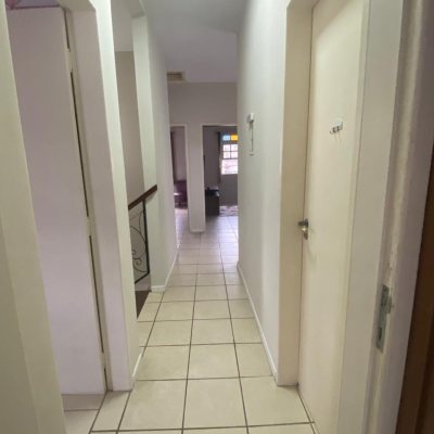 Casa Residencial com 191m², 4 quartos, 1 suíte, 2 garagens, no bairro Centro em Florianópolis