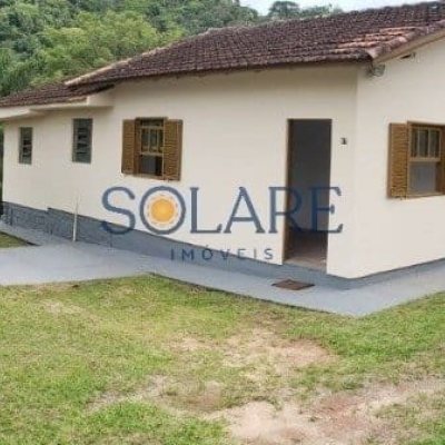 Casa Residencial com 73m², 3 quartos, 1 garagem, no bairro Rio Tavares em Florianópolis