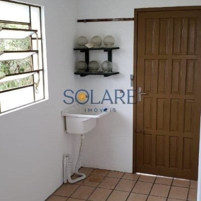 Casa Residencial com 73m², 3 quartos, 1 garagem, no bairro Rio Tavares em Florianópolis