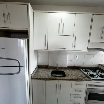 Apartamentos com 77m², 3 quartos, 1 suíte, 1 garagem, no bairro Costeira Do Pirajubaé em Florianópolis