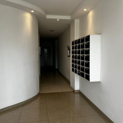 Apartamentos com 77m², 3 quartos, 1 suíte, 1 garagem, no bairro Costeira Do Pirajubaé em Florianópolis