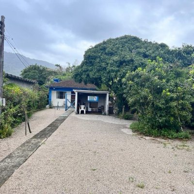 Terreno Comercial/Residencial com 4215m², no bairro Alto Ribeirão em Florianópolis