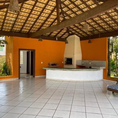 Casa Residencial com 300m², 4 quartos, 2 suítes, no bairro Vargem Grande em Florianópolis