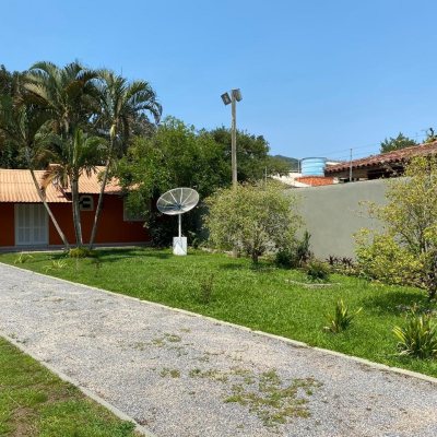 Casa Residencial com 300m², 4 quartos, 2 suítes, no bairro Vargem Grande em Florianópolis