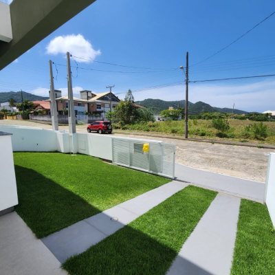 Casa Residencial com 131m², 3 quartos, 1 suíte, 2 garagens, no bairro Pântano Do Sul em Florianópolis