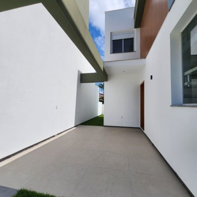 Casa Residencial com 131m², 3 quartos, 1 suíte, 2 garagens, no bairro Pântano Do Sul em Florianópolis