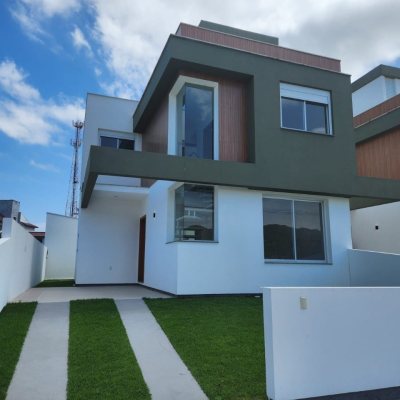 Casa Residencial com 122m², 3 quartos, 1 suíte, 2 garagens, no bairro Pântano Do Sul em Florianópolis