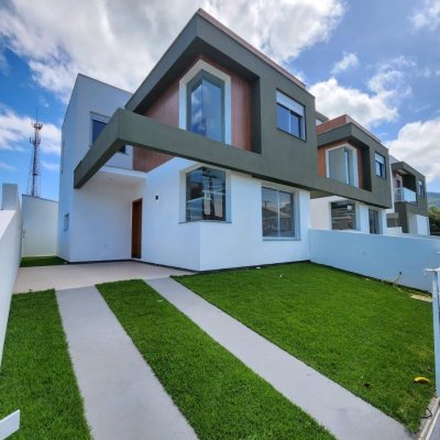 Casa Residencial com 122m², 3 quartos, 1 suíte, 2 garagens, no bairro Pântano Do Sul em Florianópolis