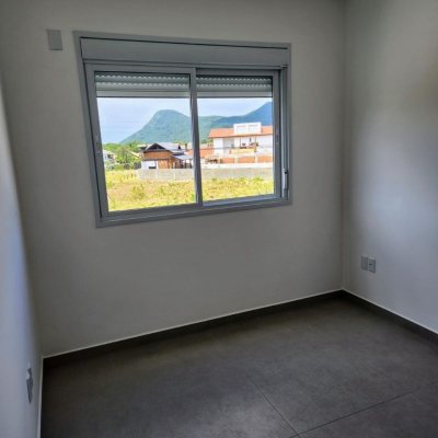 Casa Residencial com 122m², 3 quartos, 1 suíte, 2 garagens, no bairro Pântano Do Sul em Florianópolis