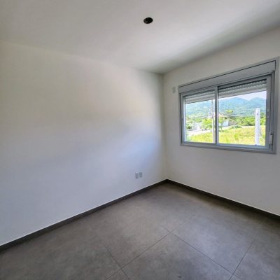 Casa Residencial com 122m², 3 quartos, 1 suíte, 2 garagens, no bairro Pântano Do Sul em Florianópolis