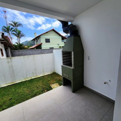 Casa Residencial com 122m², 3 quartos, 1 suíte, 2 garagens, no bairro Pântano Do Sul em Florianópolis