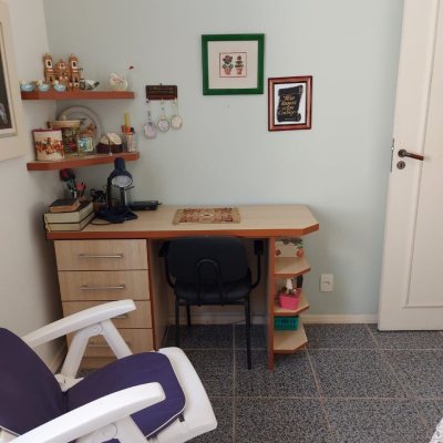 Casa Residencial com 320m², 4 quartos, 4 suítes, 4 garagens, no bairro Coqueiros em Florianópolis