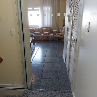 Casa Residencial com 320m², 4 quartos, 4 suítes, 4 garagens, no bairro Coqueiros em Florianópolis