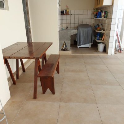 Casa Residencial com 320m², 4 quartos, 4 suítes, 4 garagens, no bairro Coqueiros em Florianópolis