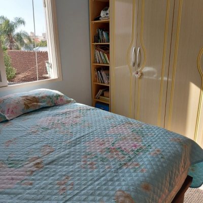 Casa Residencial com 320m², 4 quartos, 4 suítes, 4 garagens, no bairro Coqueiros em Florianópolis