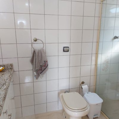 Casa Residencial com 320m², 4 quartos, 4 suítes, 4 garagens, no bairro Coqueiros em Florianópolis