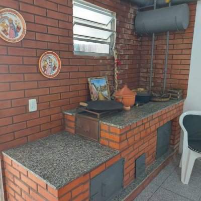 Casa Residencial com 320m², 4 quartos, 4 suítes, 4 garagens, no bairro Coqueiros em Florianópolis