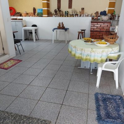 Casa Residencial com 320m², 4 quartos, 4 suítes, 4 garagens, no bairro Coqueiros em Florianópolis