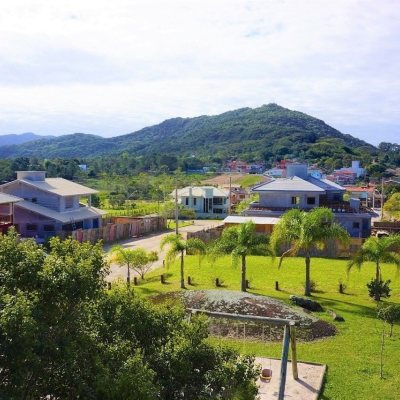 Casa Residencial com 470m², 5 quartos, 5 suítes, 4 garagens, no bairro Campeche em Florianópolis