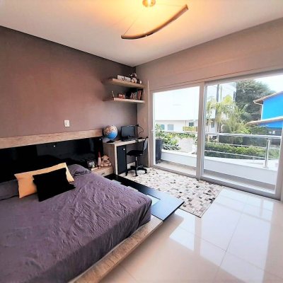 Casa Residencial com 470m², 5 quartos, 5 suítes, 4 garagens, no bairro Campeche em Florianópolis