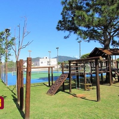 Casa Residencial com 470m², 5 quartos, 5 suítes, 4 garagens, no bairro Campeche em Florianópolis
