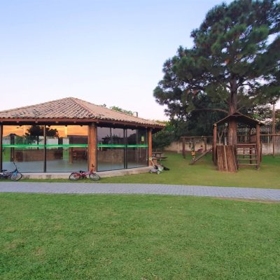 Casa Residencial com 470m², 5 quartos, 5 suítes, 4 garagens, no bairro Campeche em Florianópolis