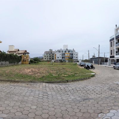 Terrenos Residenciais com 533m², no bairro Campeche em Florianópolis