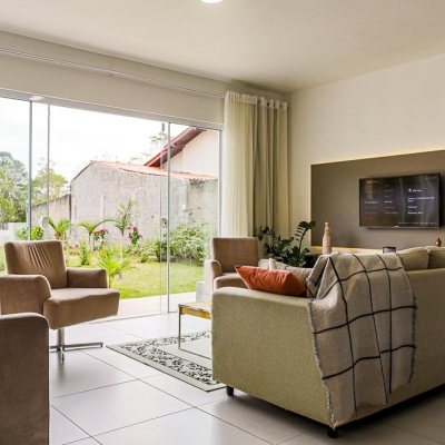 Casa Residencial com 106m², 2 quartos, 2 suítes, 5 garagens, no bairro Campeche em Florianópolis