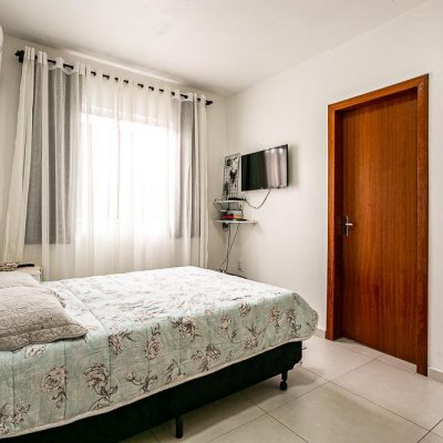 Casa Residencial com 106m², 2 quartos, 2 suítes, 5 garagens, no bairro Campeche em Florianópolis