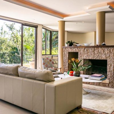 Casa Residencial com 430m², 4 quartos, 4 suítes, 8 garagens, no bairro Lagoa da Conceição em Florianópolis