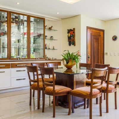 Casa Residencial com 430m², 4 quartos, 4 suítes, 8 garagens, no bairro Lagoa da Conceição em Florianópolis