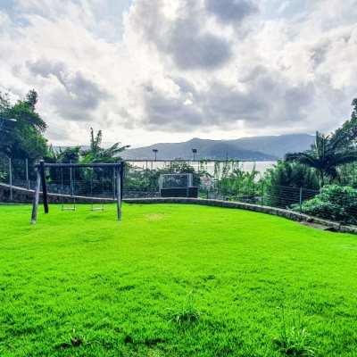 Casa Residencial com 430m², 4 quartos, 4 suítes, 8 garagens, no bairro Lagoa da Conceição em Florianópolis