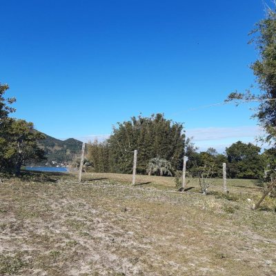 Terrenos Residenciais com 4260m², no bairro Ribeirão da Ilha em Florianópolis