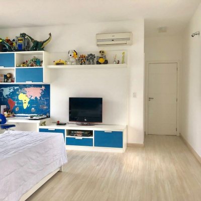 Casa Residencial com 460m², 3 quartos, 3 suítes, 3 garagens, no bairro Lagoa da Conceição em Florianópolis