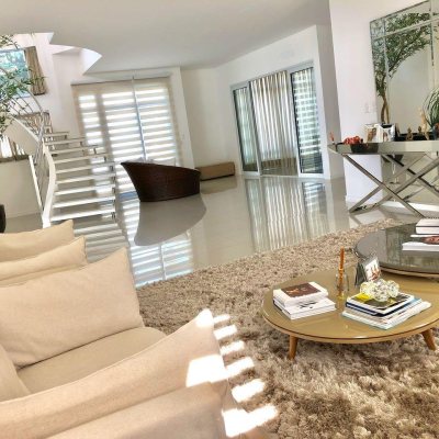 Casa Residencial com 460m², 3 quartos, 3 suítes, 3 garagens, no bairro Lagoa da Conceição em Florianópolis